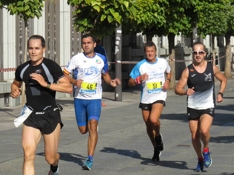 León celebra la carrera 10 kilómetros León, capital española de la gastronomía.