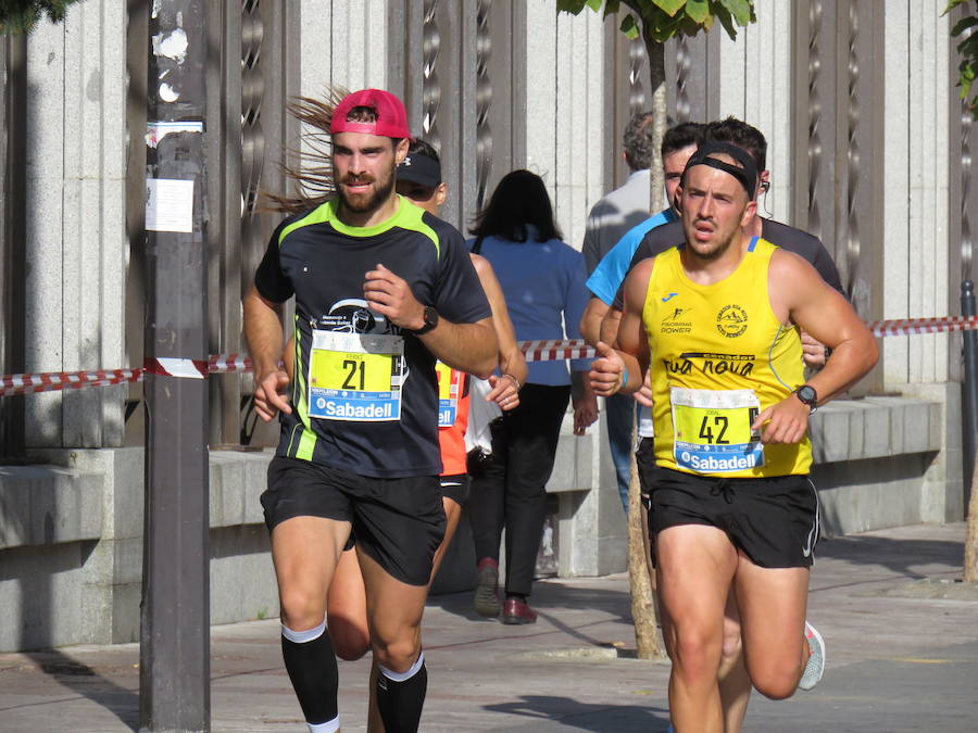 León celebra la carrera 10 kilómetros León, capital española de la gastronomía.