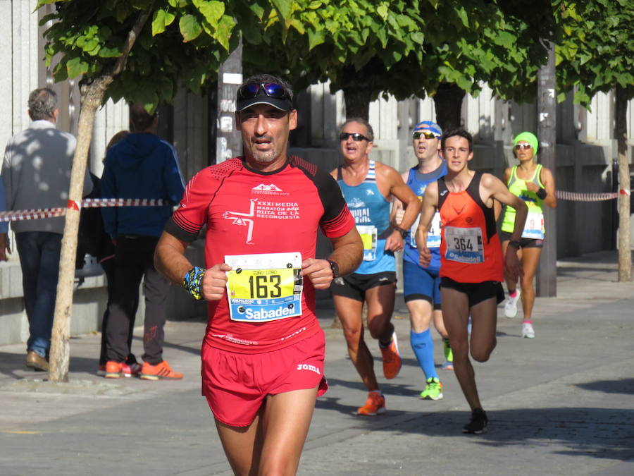 León celebra la carrera 10 kilómetros León, capital española de la gastronomía.