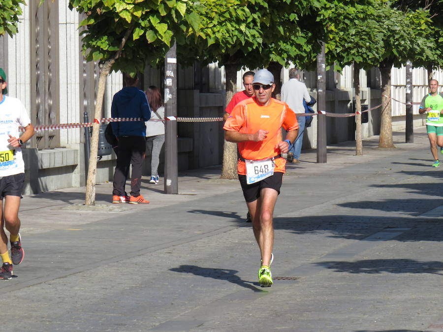 León celebra la carrera 10 kilómetros León, capital española de la gastronomía.