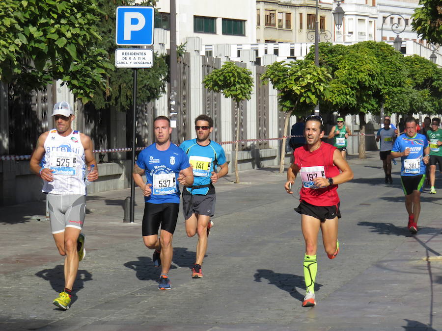 León celebra la carrera 10 kilómetros León, capital española de la gastronomía.