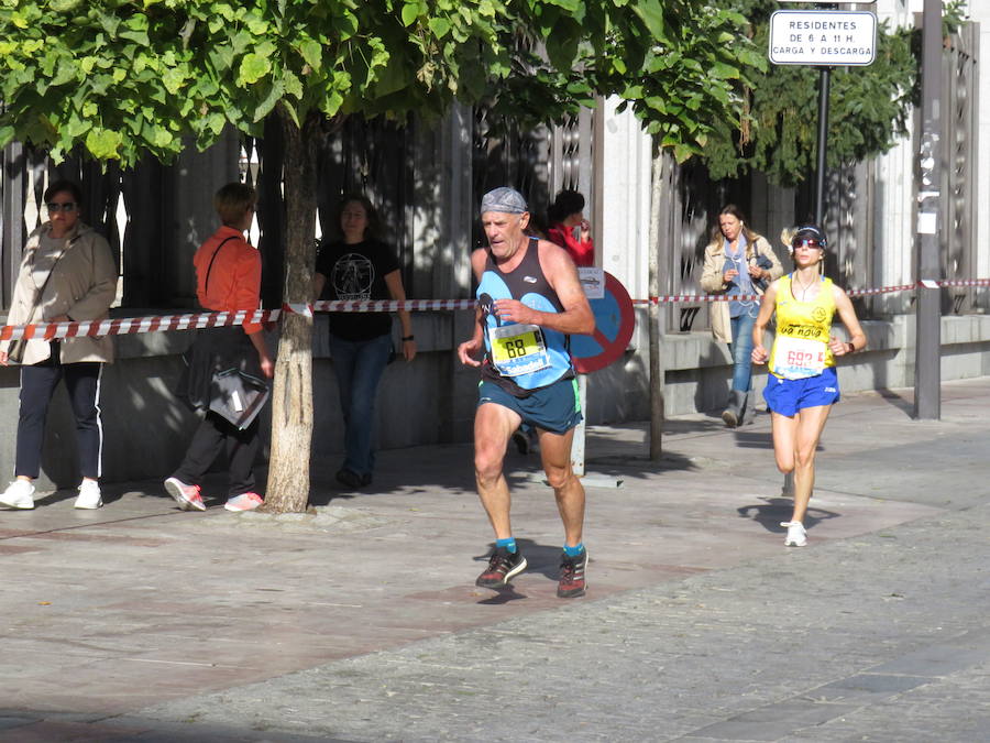 León celebra la carrera 10 kilómetros León, capital española de la gastronomía.