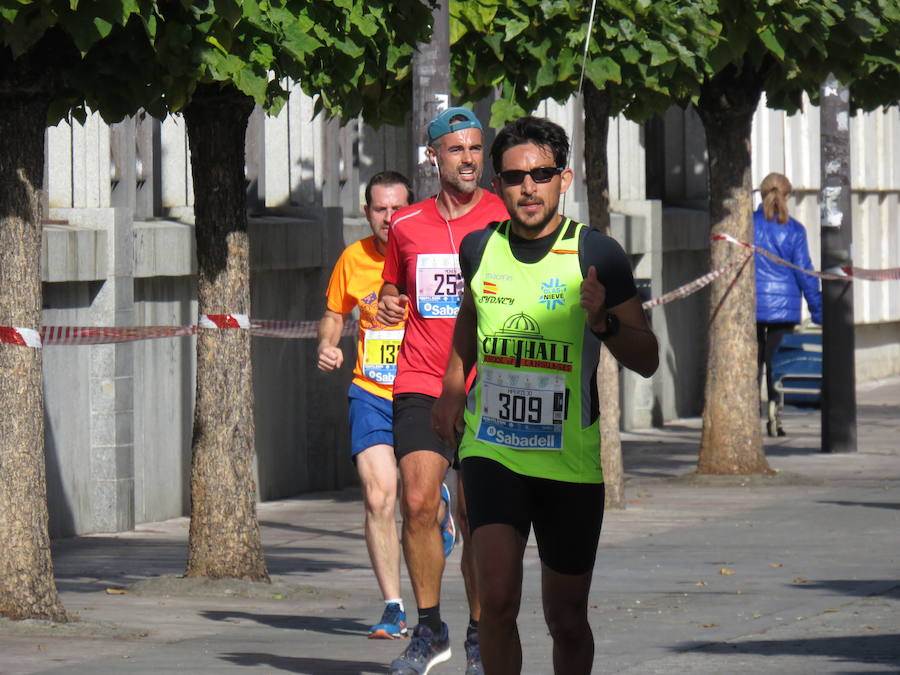 León celebra la carrera 10 kilómetros León, capital española de la gastronomía.