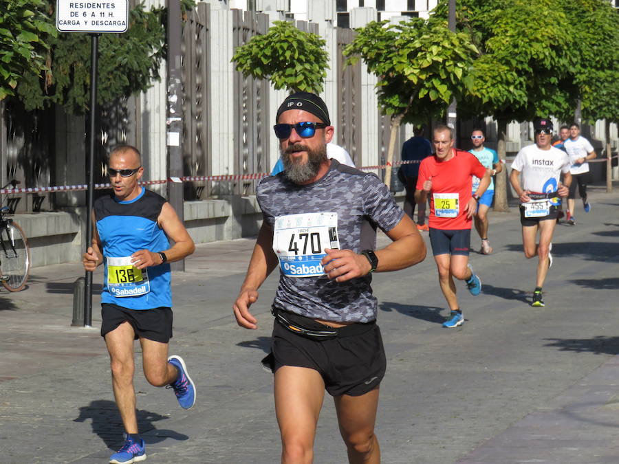 León celebra la carrera 10 kilómetros León, capital española de la gastronomía.