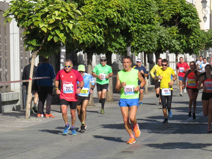 León celebra la carrera 10 kilómetros León, capital española de la gastronomía.