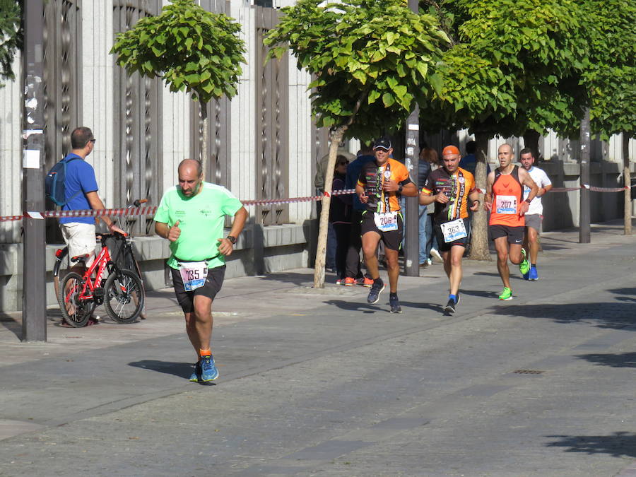 León celebra la carrera 10 kilómetros León, capital española de la gastronomía.