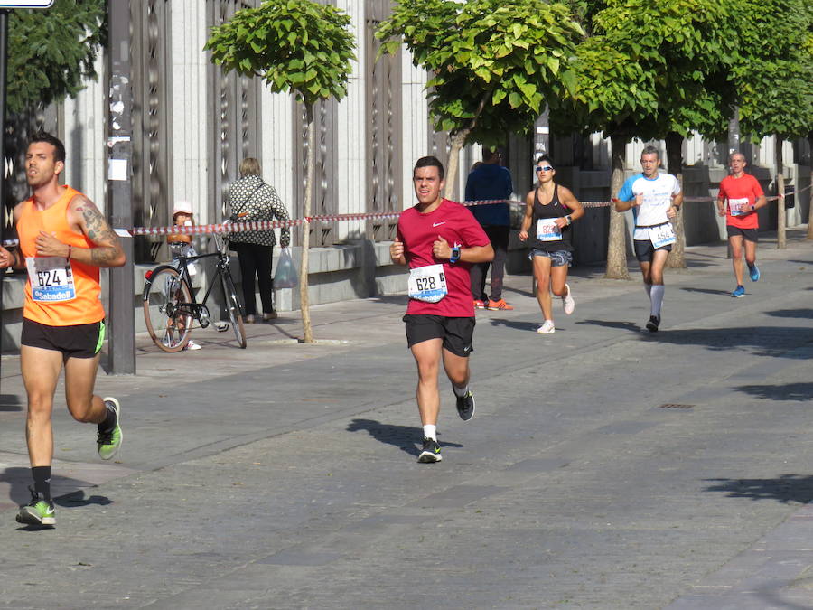 León celebra la carrera 10 kilómetros León, capital española de la gastronomía.