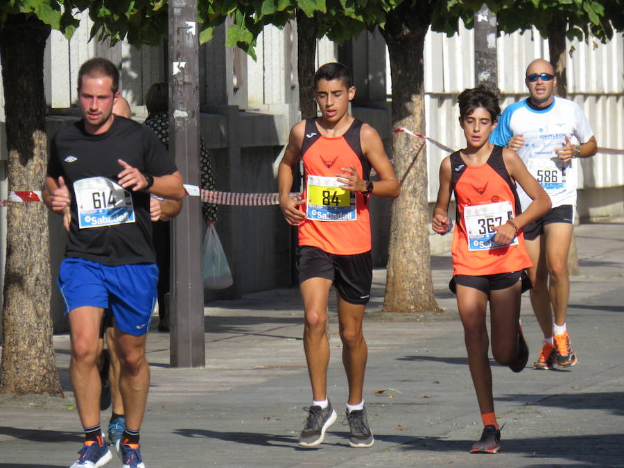 León celebra la carrera 10 kilómetros León, capital española de la gastronomía.