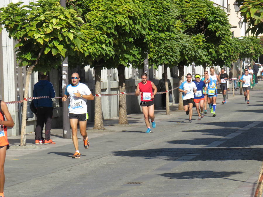 León celebra la carrera 10 kilómetros León, capital española de la gastronomía.