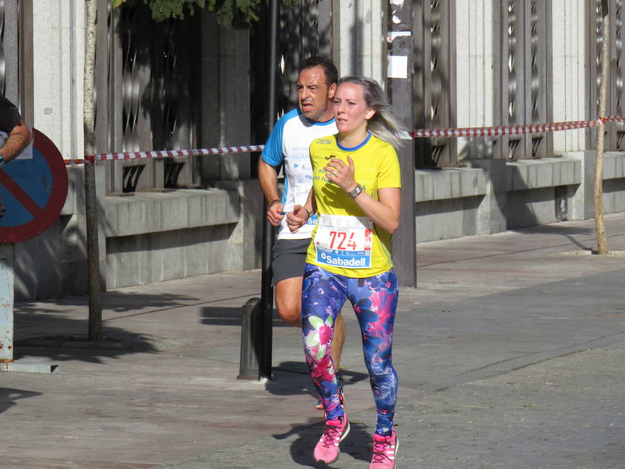 León celebra la carrera 10 kilómetros León, capital española de la gastronomía.