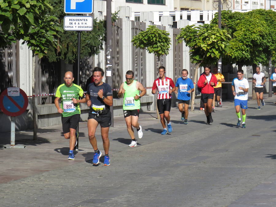 León celebra la carrera 10 kilómetros León, capital española de la gastronomía.