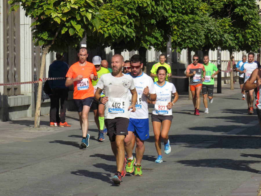 León celebra la carrera 10 kilómetros León, capital española de la gastronomía.