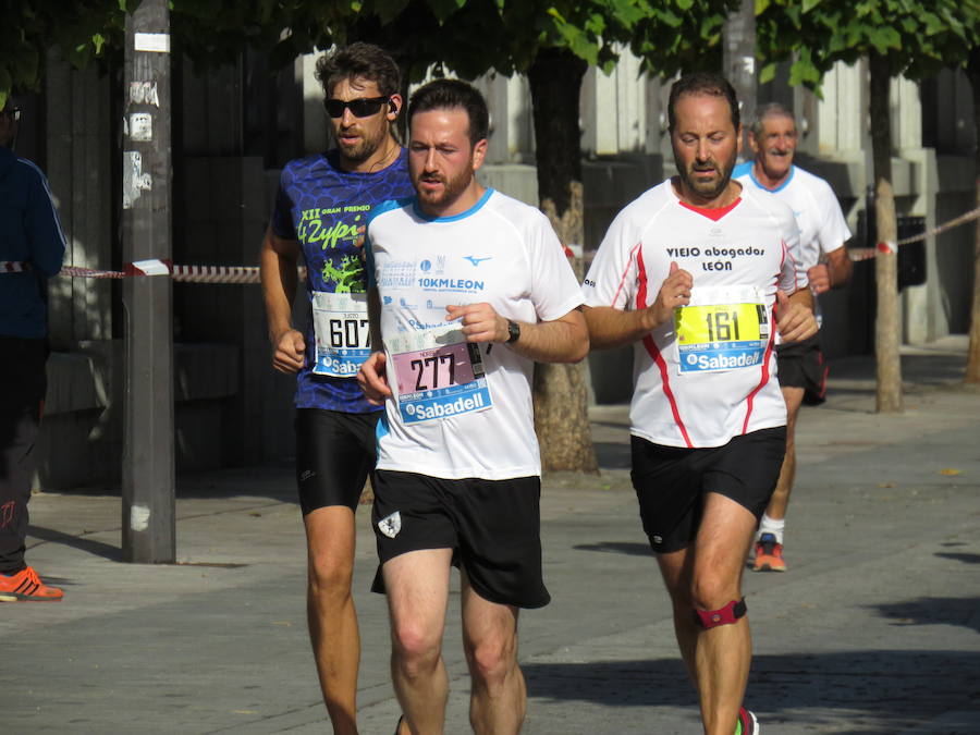 León celebra la carrera 10 kilómetros León, capital española de la gastronomía.