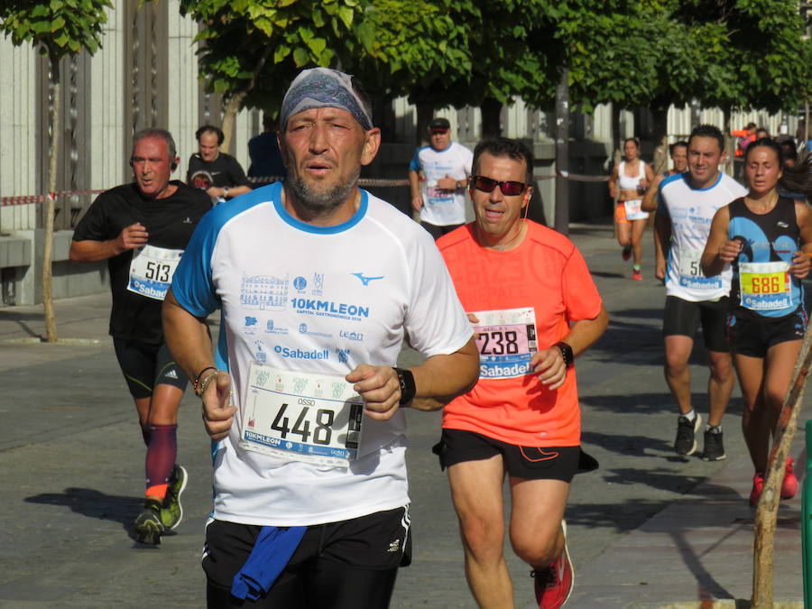 León celebra la carrera 10 kilómetros León, capital española de la gastronomía.