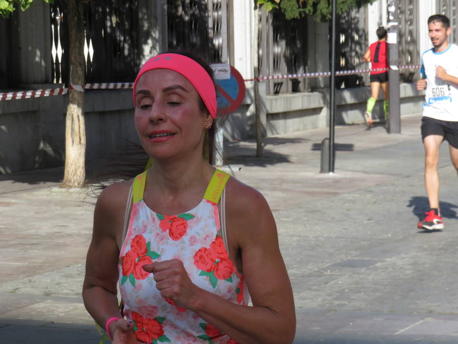 León celebra la carrera 10 kilómetros León, capital española de la gastronomía.