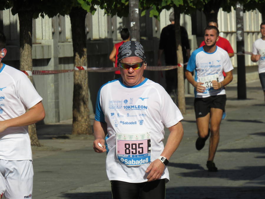 León celebra la carrera 10 kilómetros León, capital española de la gastronomía.