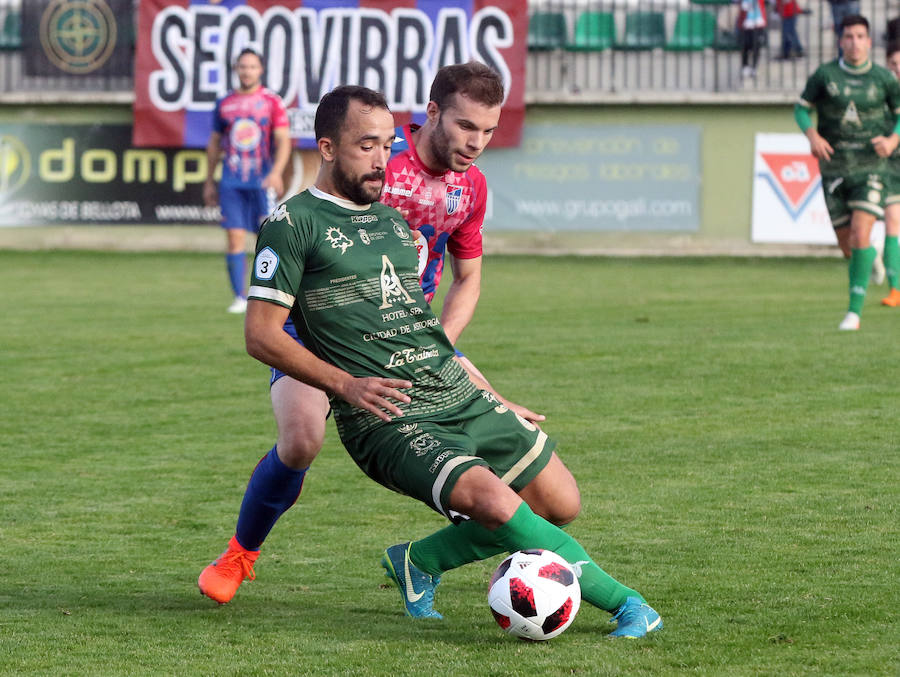 Fotos: Duelo entre la Segoviana y el Astorga