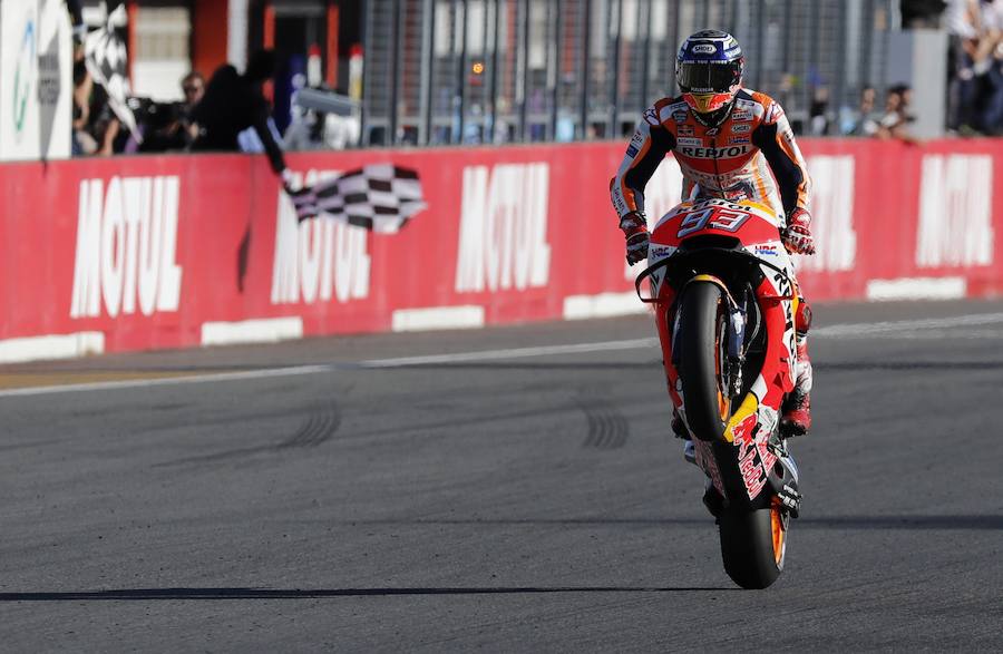 Marc Márquez ha logrado su quinto título de MotoGP en el circuito de Motegi, tras conseguir la victoria en el Gp de Japón. 