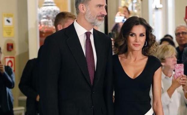 Letizia ya tiene el bolso de las 'royals'