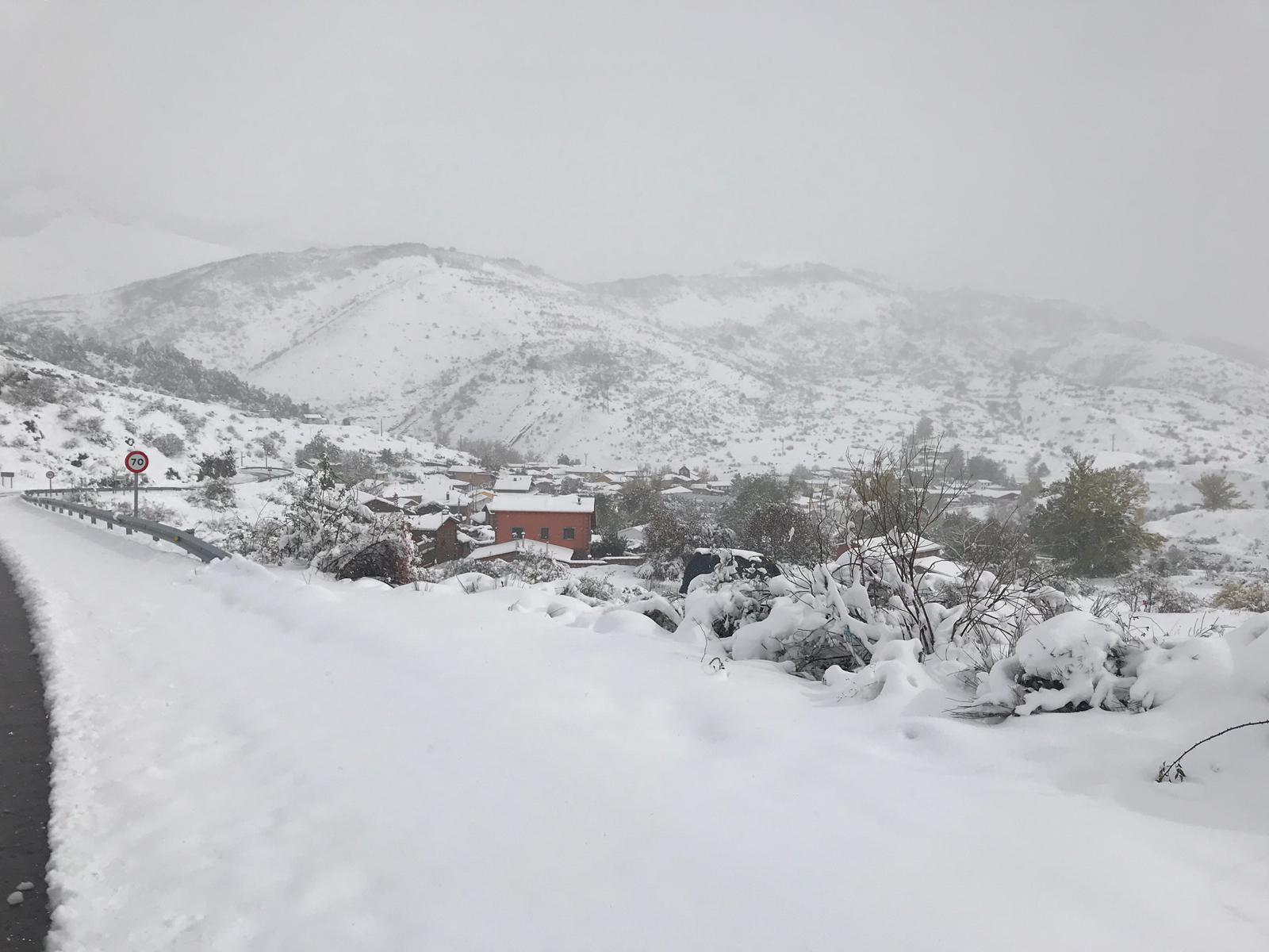 La nieve provoca numerosos problemas en las carreteras de la provincia de León