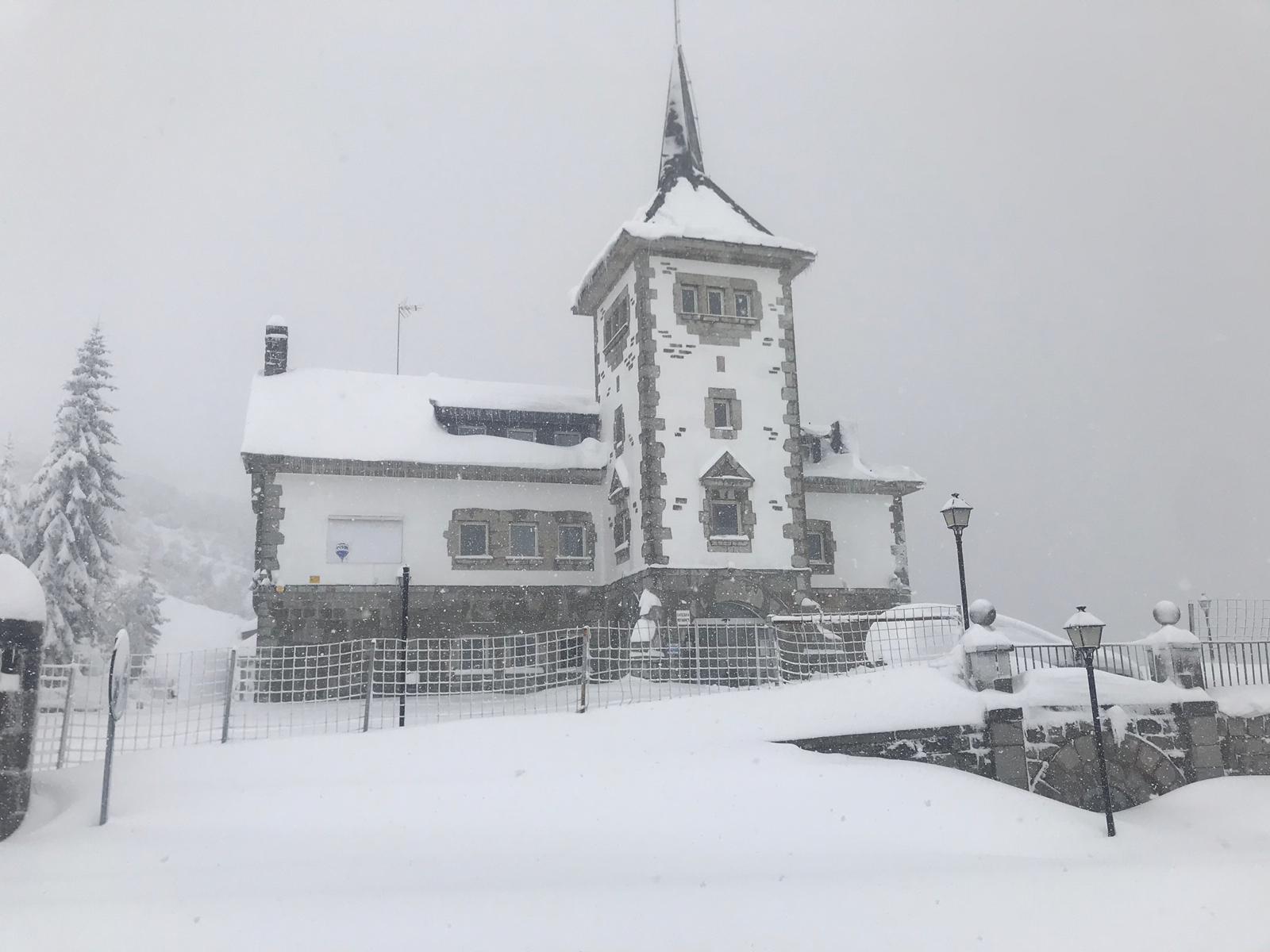 La nieve provoca numerosos problemas en las carreteras de la provincia de León