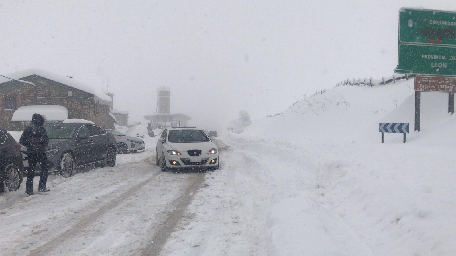 La nieve provoca numerosos problemas en las carreteras de la provincia de León