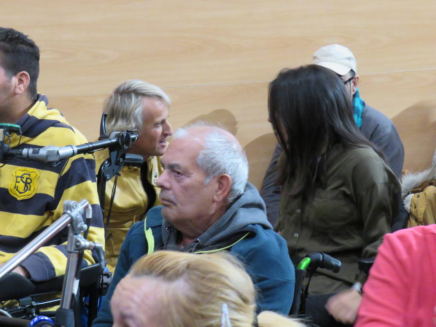 Fotos: Jesús Calleja visita el CRE de San Andrés