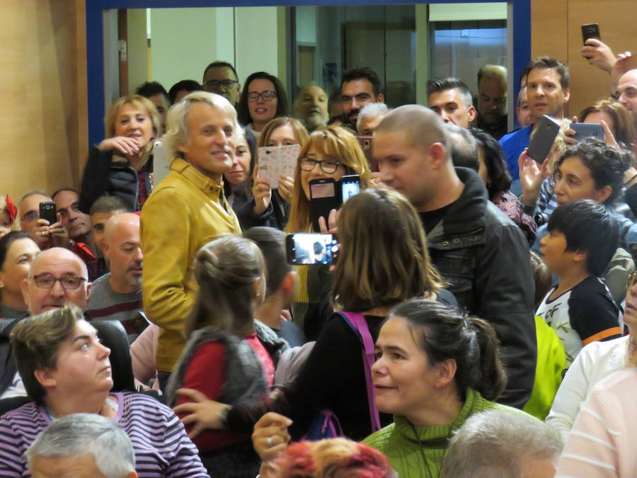 Fotos: Jesús Calleja visita el CRE de San Andrés