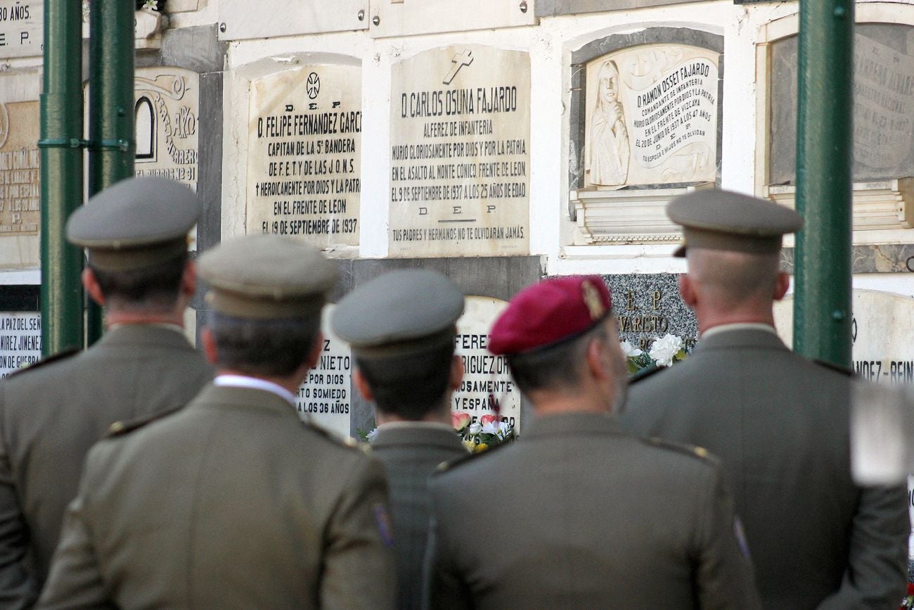 El cementerio de León se prepara para vivir el tradicional Día de Todos los Santos