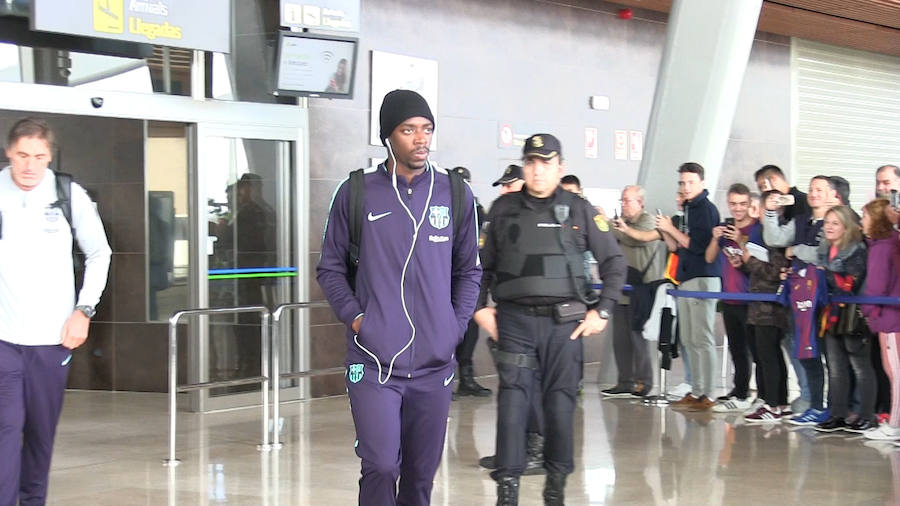 Expectación en el Aeropuerto de León para recibir al conjunto blaugrana en la capital | El equipo de Valverde empleará la jornada para descanso y paseo hasta la hora del partido