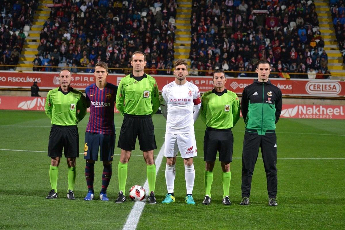 Cultural y FC Barcelona disputan un intenso encuentro en el Reino de León con la presencia de 11.000 espectadores en las gradas