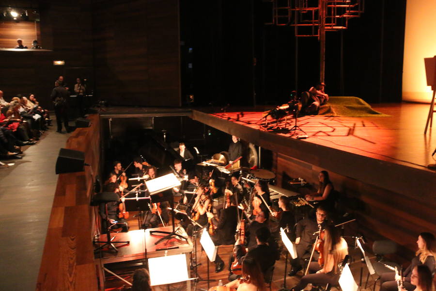 leonoticias vive el estreno mundial de 'La casa imaginaria' en el Auditorio Ciudad de León.