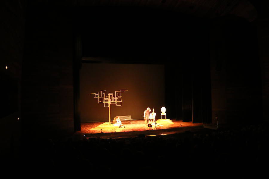 leonoticias vive el estreno mundial de 'La casa imaginaria' en el Auditorio Ciudad de León.