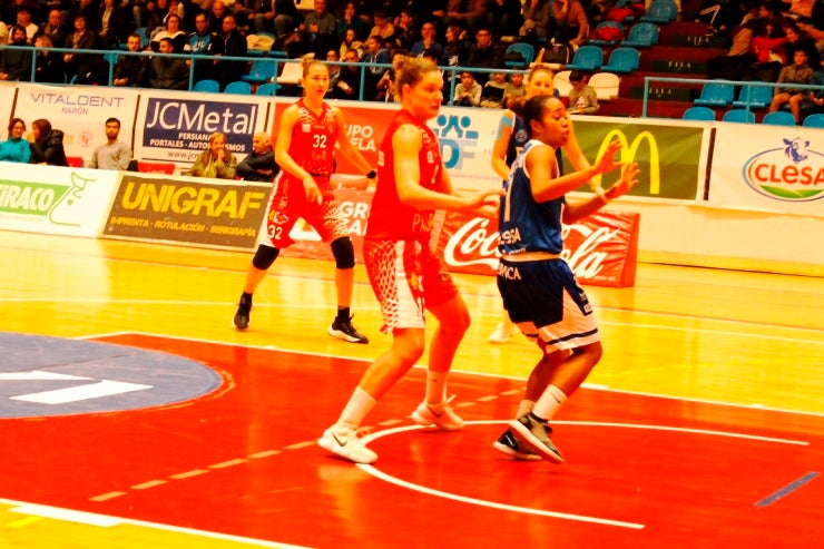 Fotos: Victoria del Embutidos Pajariel en Ferrol