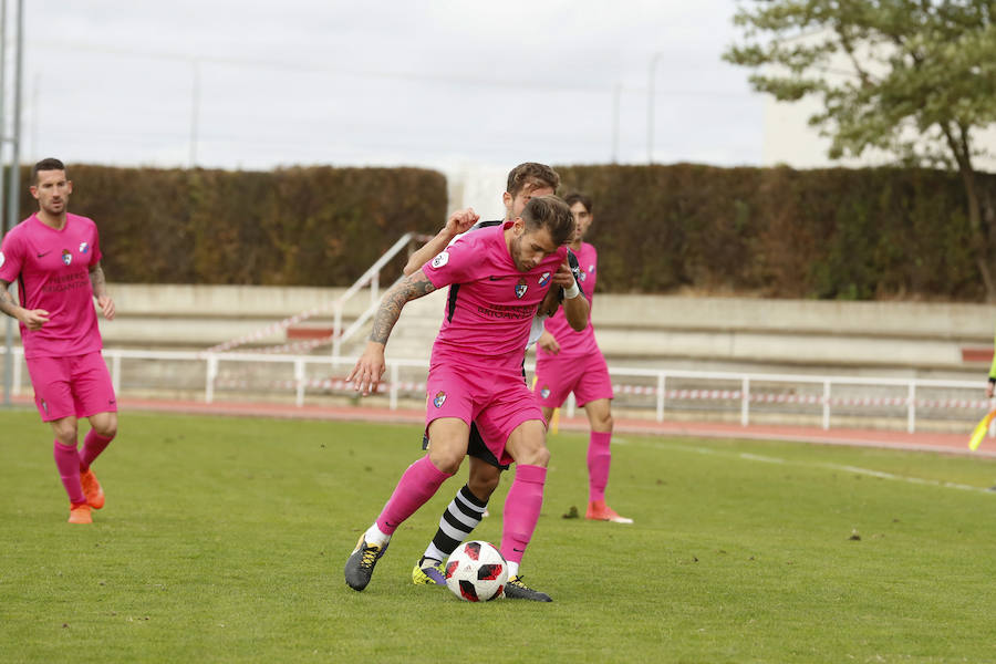 Fotos: Las imágenes de la derrota de la Ponferradina ante Unionistas