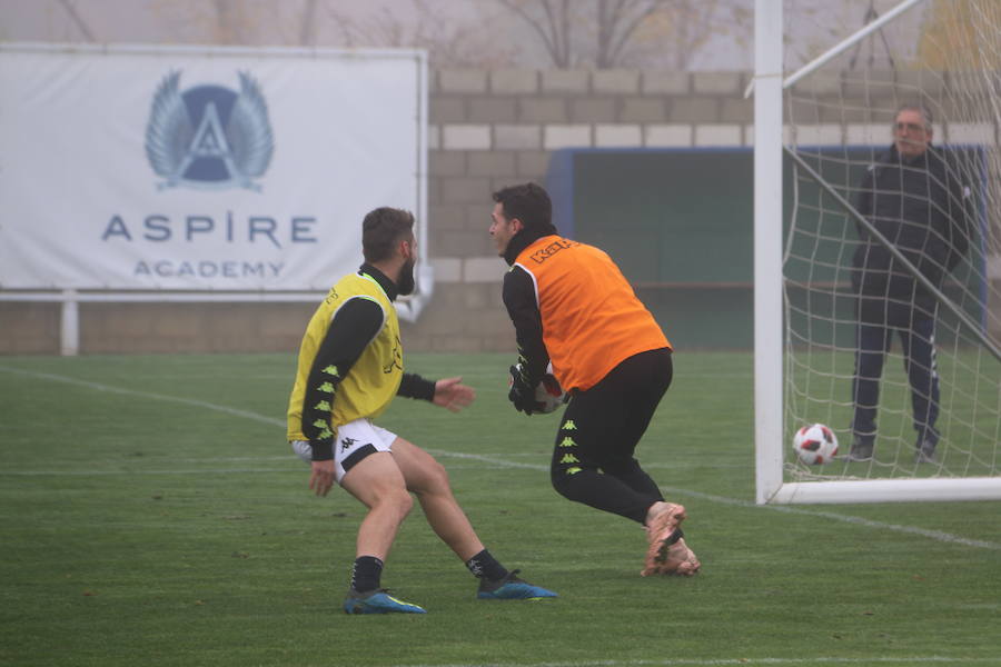 Fotos: Entrenamiento de la Cultural para preparar el derbi en Ponferrada