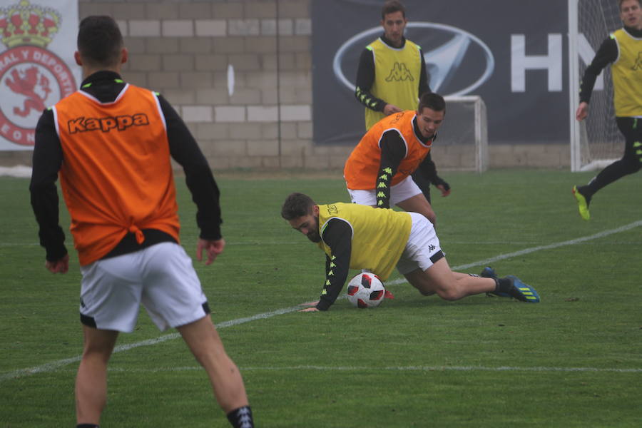 Fotos: Entrenamiento de la Cultural para preparar el derbi en Ponferrada