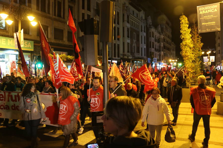 Fotos: Manifestación del 15-N por las calles de León