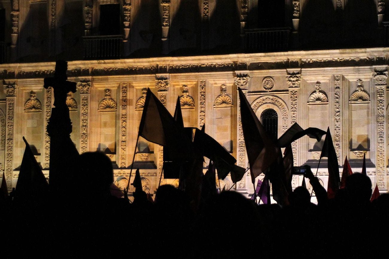 Más de 12.000 personas se dan cita en la capital para defender el futuro de la provincia 