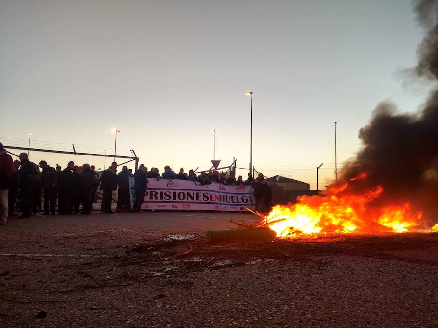 Fotos: Inicio de la huelga en la prisión de Villahierro