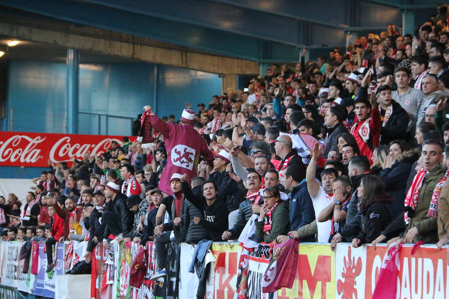 Fotos: Ambiente en las gradas de El Toralín