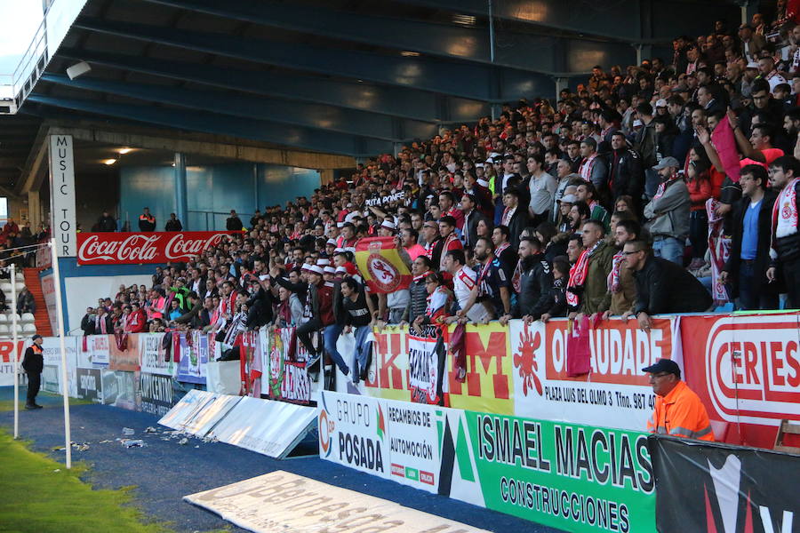 Fotos: Ambiente en las gradas de El Toralín