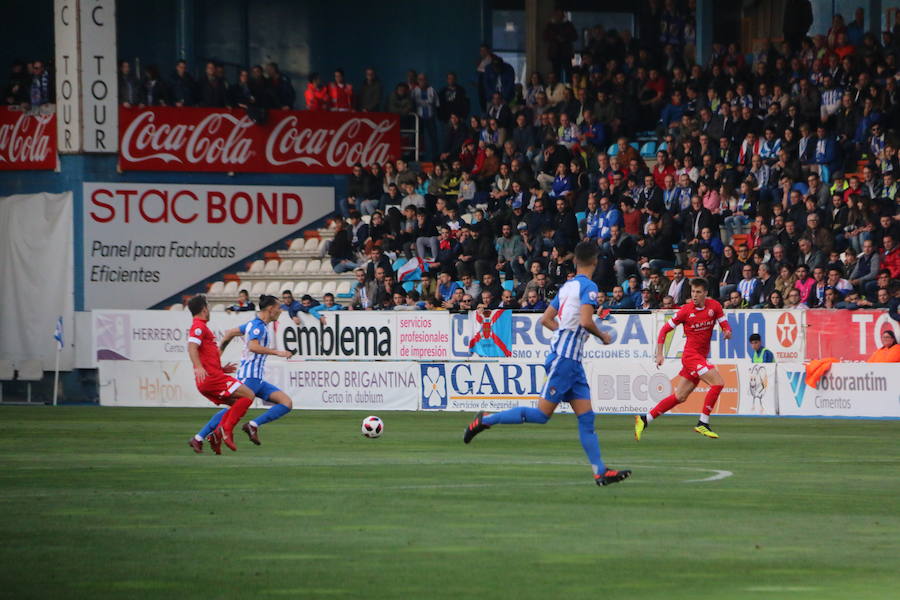 Fotos: Imágenes de la Orimera parte del derbi Ponferradina-Cultura I