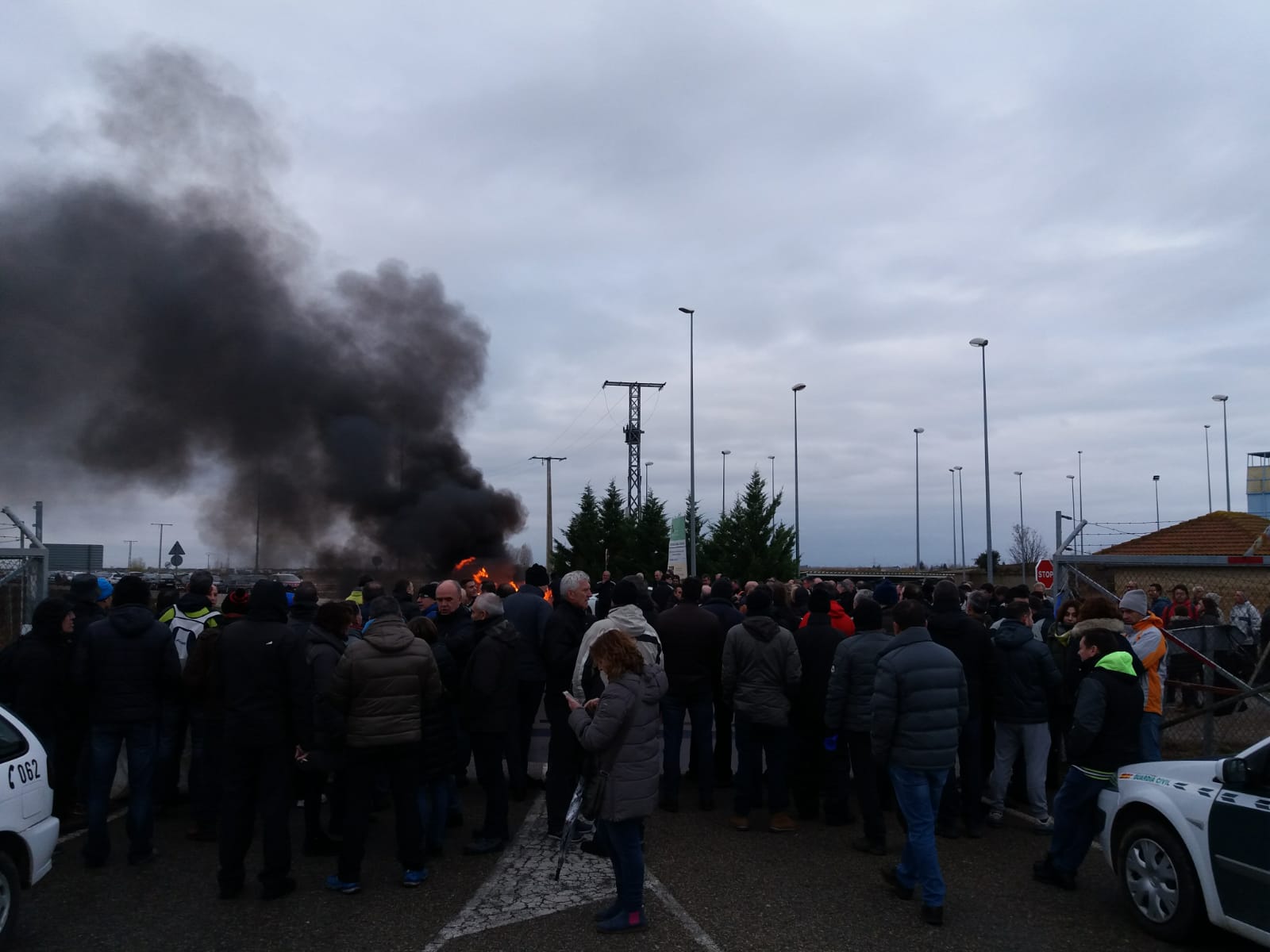 Los funcionarios de la cárcel de León endurecen su protesta y no permiten relevos ni diligencias