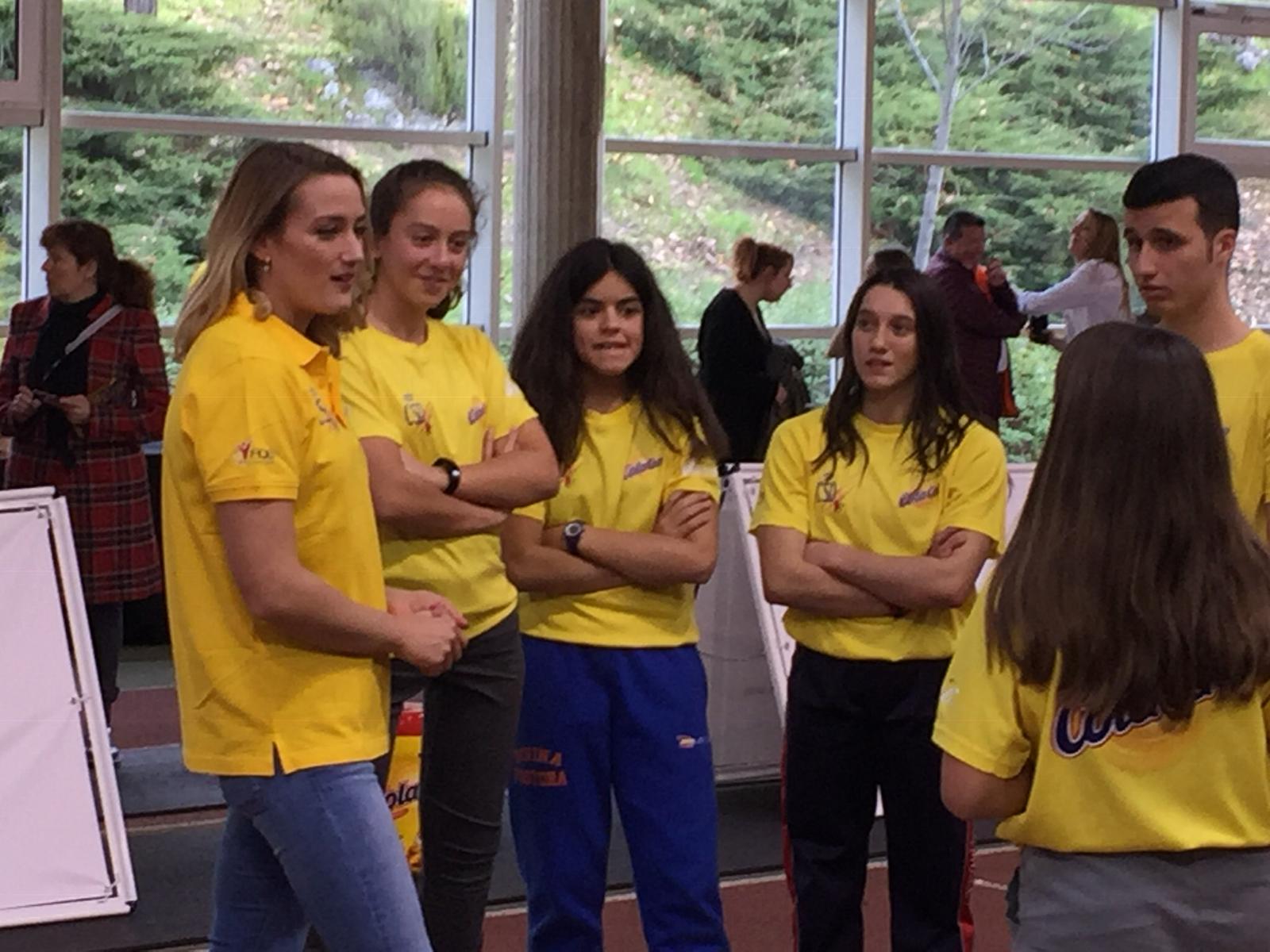 Las Becas Vamos de ColaCao y el CSD para fomentar del deporte premian el empeño personal de María Martín Granizo y su club, Leitariegos