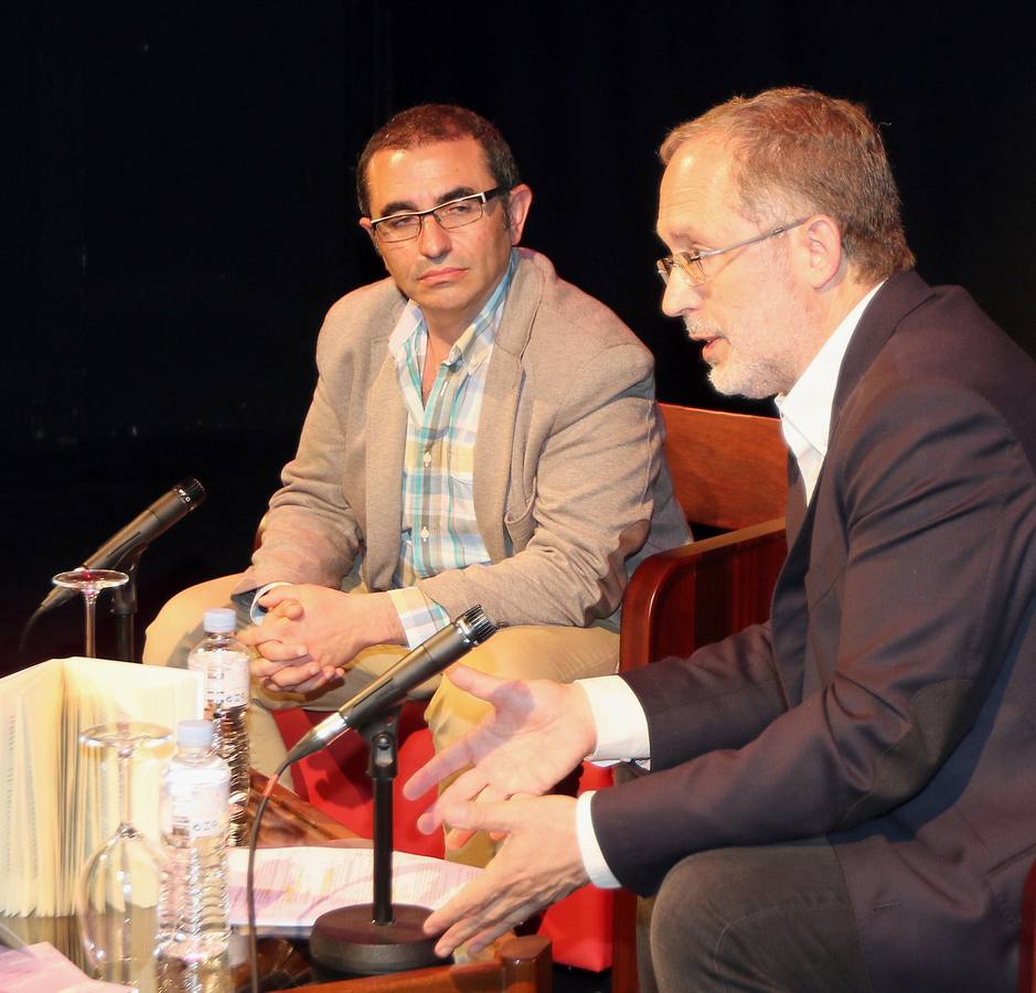 12.06.16 José Manuel de la Huerga y Manuel Saravia, en la Sala Fernando Urdiales del teatro Zorrilla.