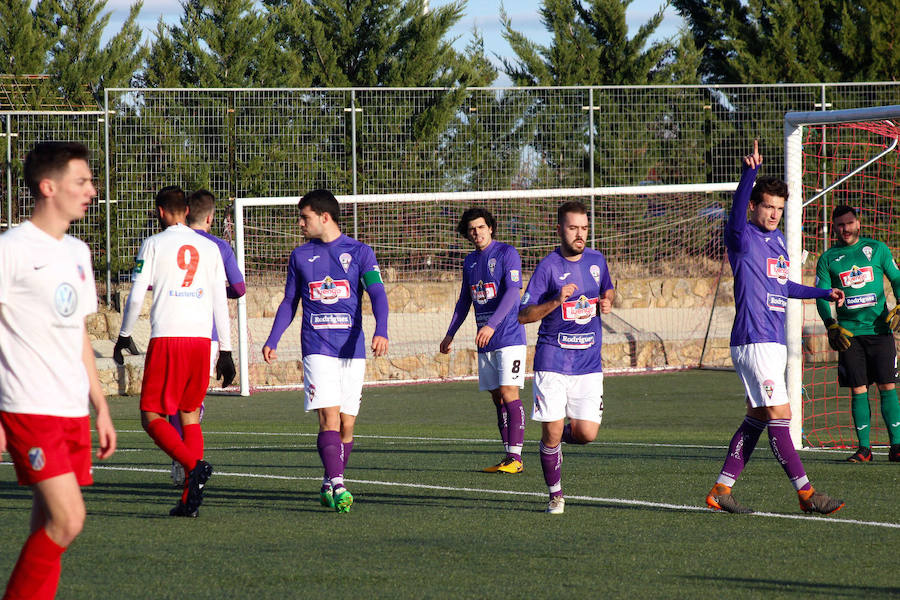 Fotos: Partido entre el Santa Marta y La Bañeza