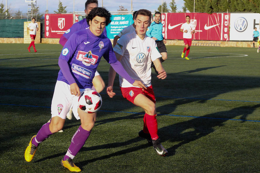 Fotos: Partido entre el Santa Marta y La Bañeza