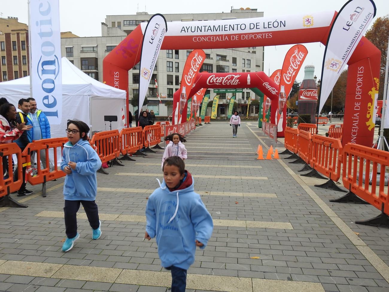 Fotos: Las mejores imágenes de la Carrera de las Empresas (II)