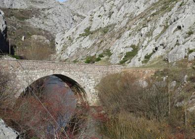 Imagen secundaria 1 - La Ruta de las cascadas y Vegarada se unen en belleza y espectacularidad.